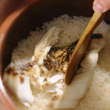 Donabe Gohan (rice in an earthen pot)