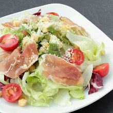 Caesar salad with prosciutto