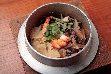 Gomoku kamameshi (pot rice)