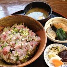 Horse mackerel rice bowl