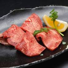 Premium grilled tongue seasoned with salt