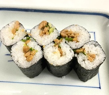 Natto sushi rolls