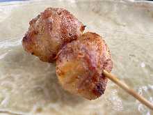 Grilled garlic skewer