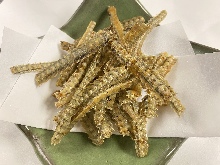 Fish bone crackers