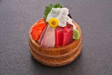 Assorted sashimi