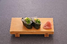 Gunkan sushi rolls