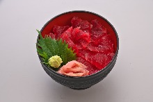 "Tekka" raw tuna rice bowl