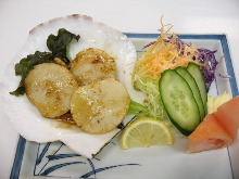 Grilled scallop with butter