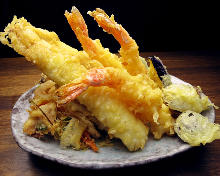 Assorted seafood tempura