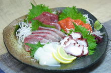 Assorted sashimi