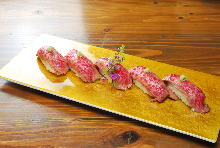 Seared beef sushi
