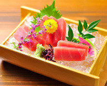 Assorted sashimi