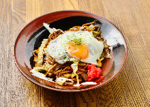 Yakisoba noodles with sauce