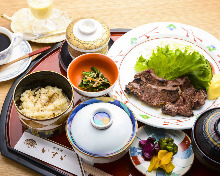 Grid-grilled meal set Grid-grilled meal set