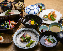 Tempura meal set with sashimi Tempura meal set with sashimi
