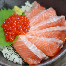 Fatty salmon and salmon roe rice bowl