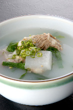 Gomtang soup