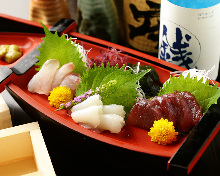 Assorted sashimi