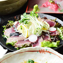 Seared skipjack tuna