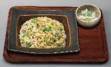 Fried rice with lettuce