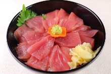 Raw tuna rice bowl
