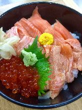 "Oyako" salmon roe and Japanese salmon rice bowl