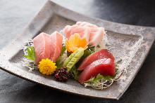 Assorted tuna sashimi