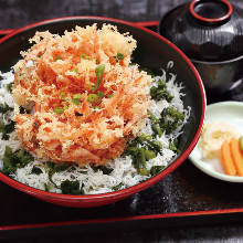 Boiled whitebait rice bowl