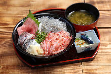 Sashimi and rice