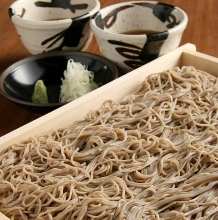 Itasoba (buckwheat noodles served in a wooden box)