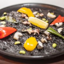 Squid ink paella