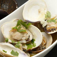 Orient clams steamed in wine
