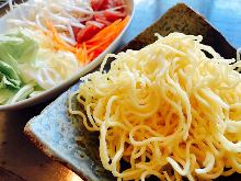 Yakisoba noodles with salt