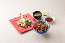Jingisukan (grilled mutton) rice bowl and tempura set