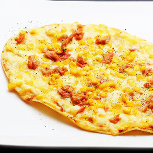 Tuna, mayonnaise, and corn pizza Tuna, mayonnaise, and corn pizza