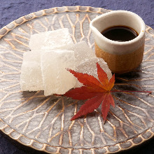 Salted warabimochi (bracken-starch dumpling)