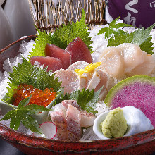 Assorted sashimi