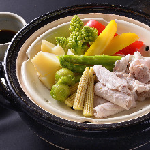 Pork steamed in earthen pot