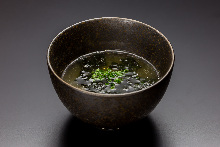 Shredded kombu kelp soup