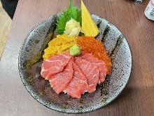 贅沢三種盛り丼