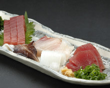 Assorted sashimi