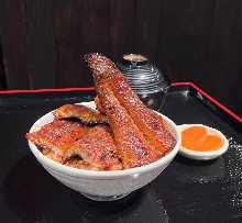 Grilled eel rice bowl