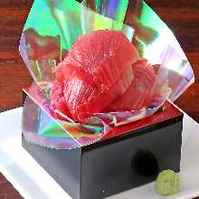 Chopped tuna served in a masu (Japanese wooden square measuring cup)