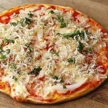 Whitebait and garlic pizza