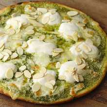 Basil and mascarpone pizza