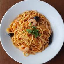 Tomato cream sauce pasta with shrimp