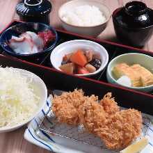 3,300 JPY Set 3,300 JPY Set