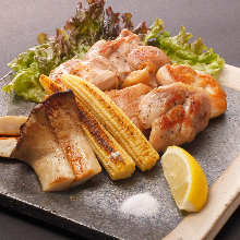 Salted and grilled chicken thigh