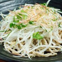 Buckwheat noodles served on a bamboo strainer