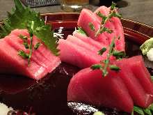 Assorted tuna sashimi